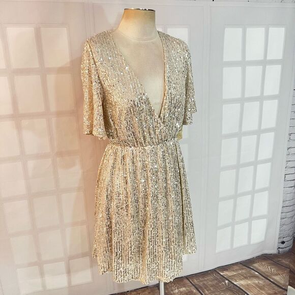 Altar’d’ State NWT Gold Mesh Sequin V-Neck Lined Bridesmaid Mini Dress Medium - Picture 3 of 12